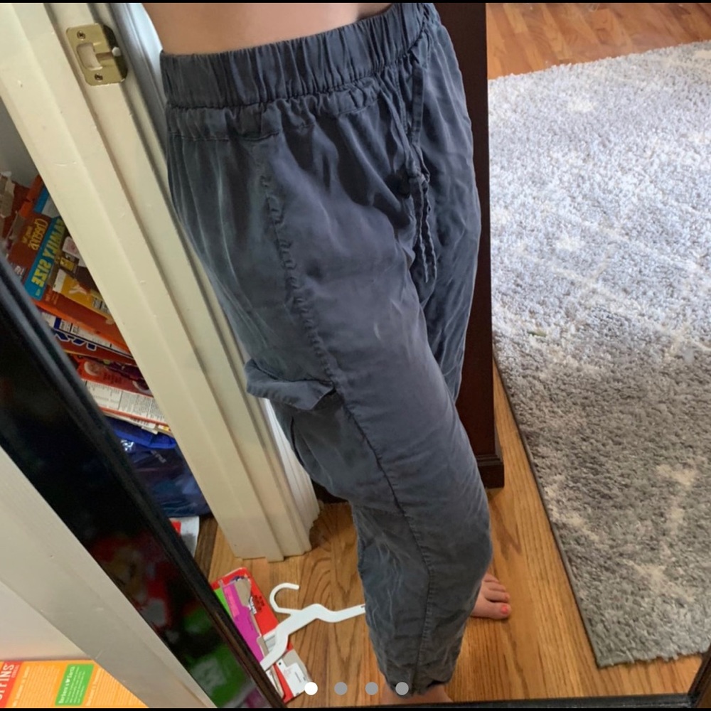 grey lululemon sweatpants